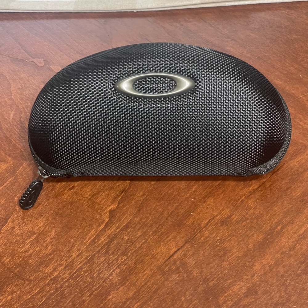 Oakley Sunglass Case Holder 😎 Black